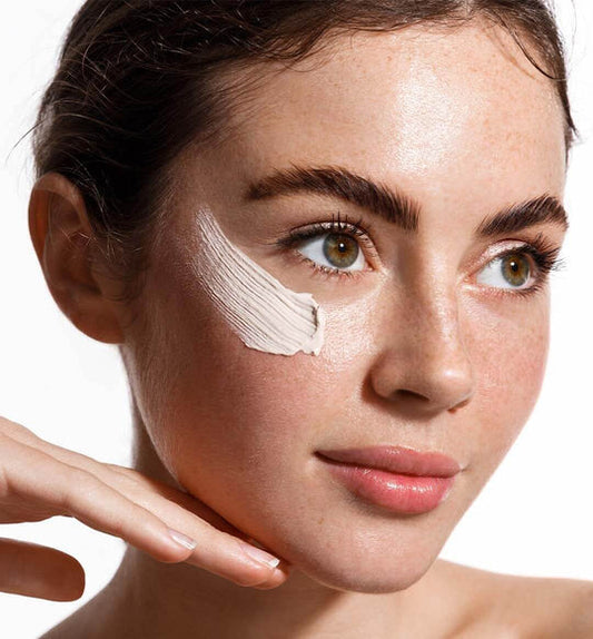 保湿のしすぎはニキビの原因になる？